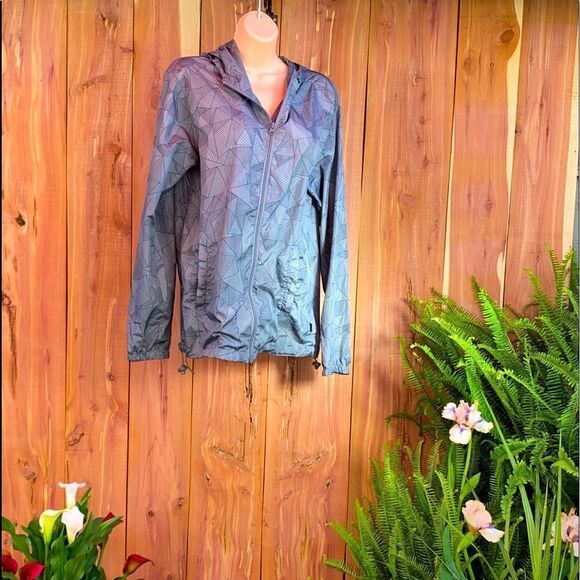 Ladies size Small lite windbreaker by Beautiful Giant - Picture 3 of 7